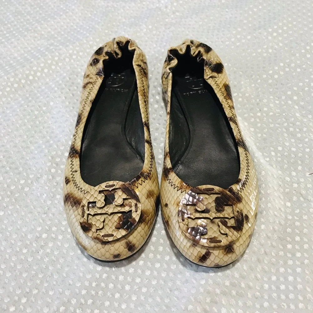 Tory Burch leopard patent‎ leather flats
